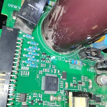 注塑机丹佛斯变频器故障维修 开机上电报警w66低温 维修驱动电路板